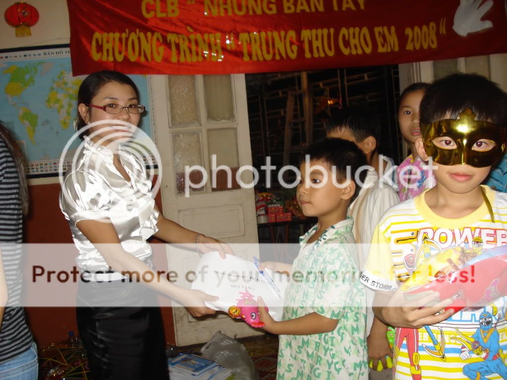 Bé nào cũng có quà!